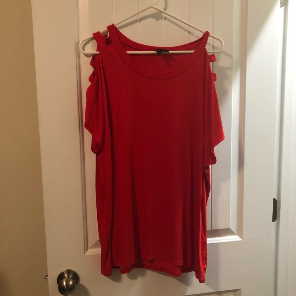 New Directions reddish short open sleeve shirt.